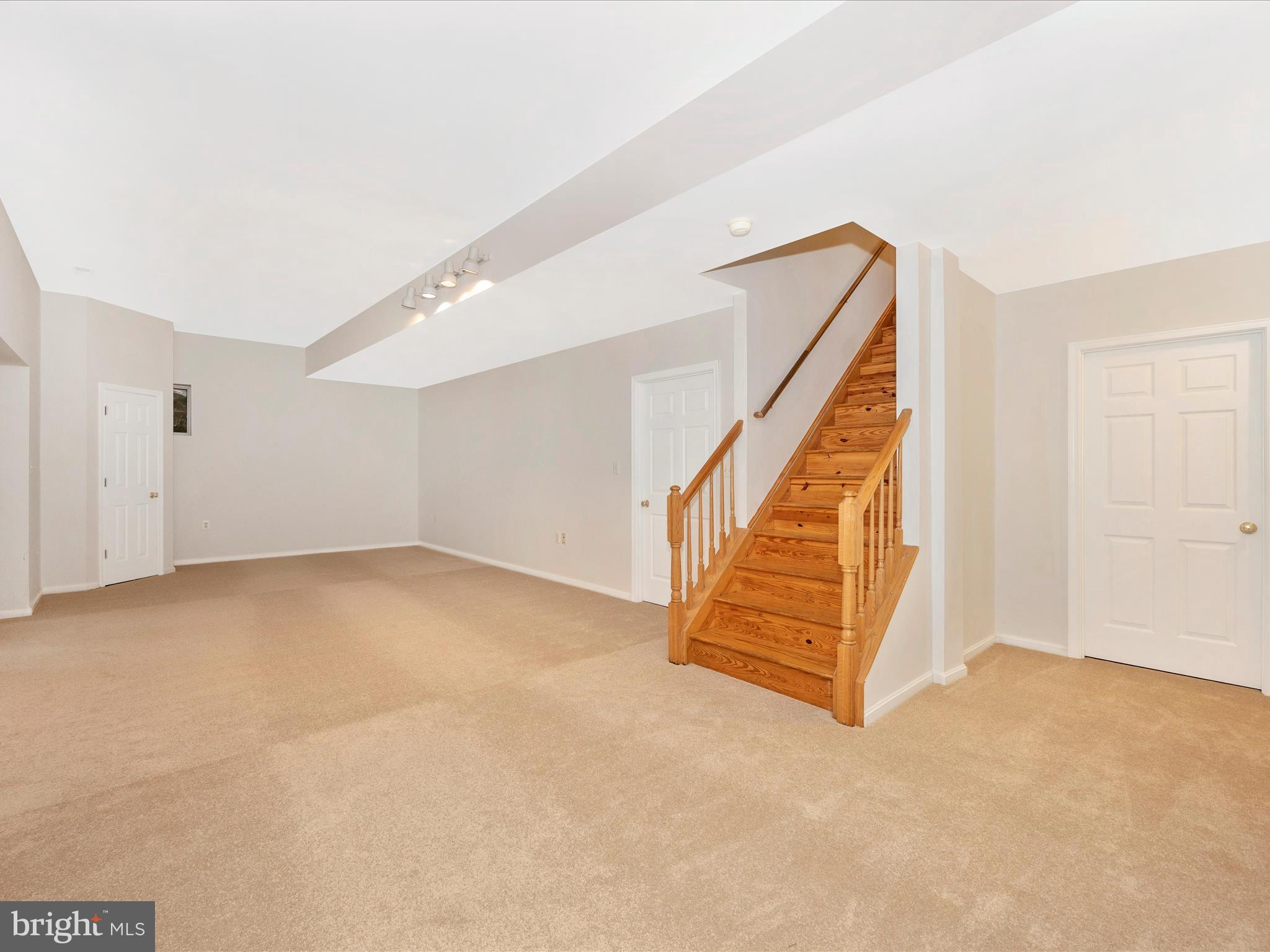 10084 GREEN CLOVER DRIVE