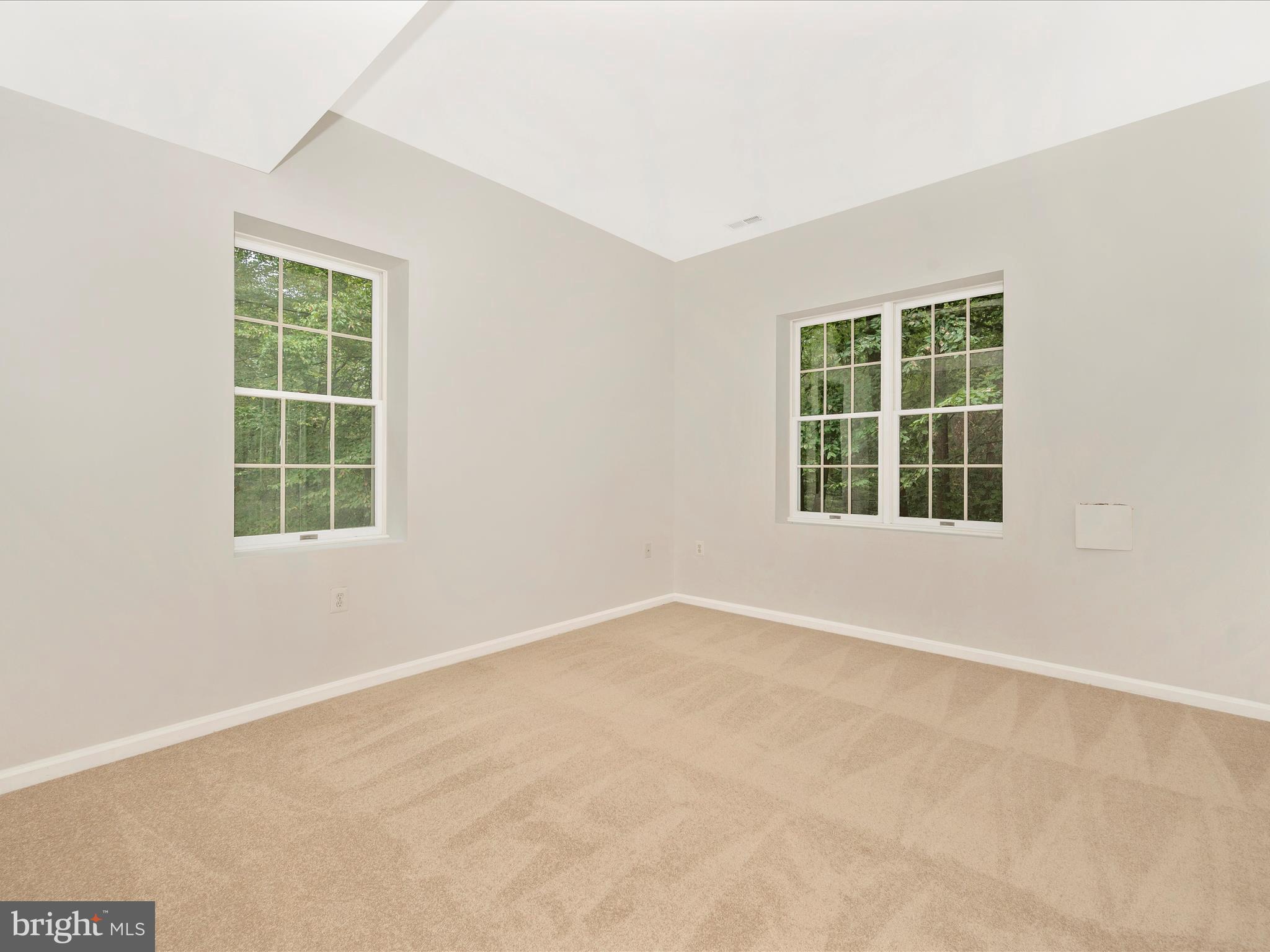 10084 GREEN CLOVER DRIVE