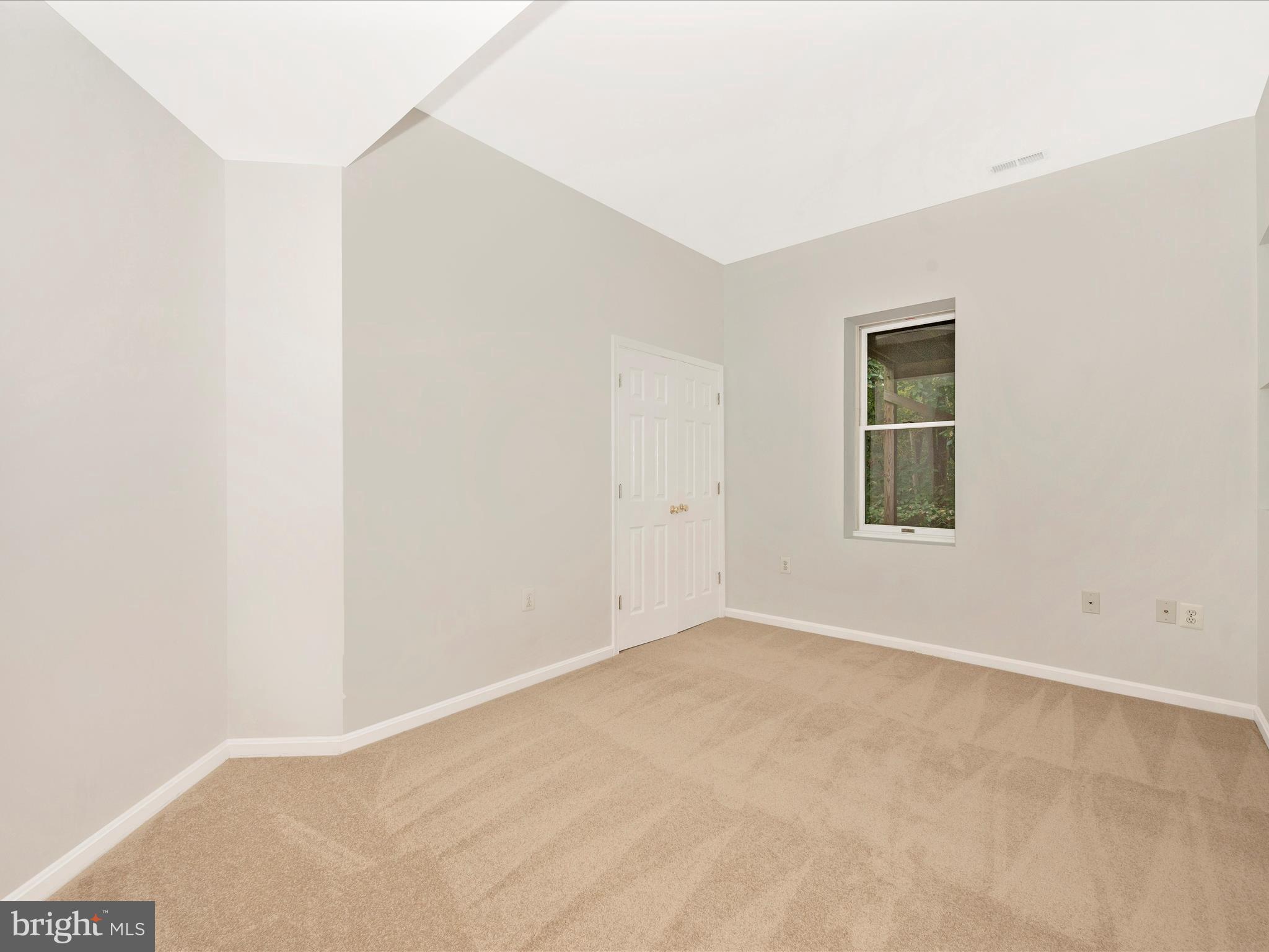10084 GREEN CLOVER DRIVE