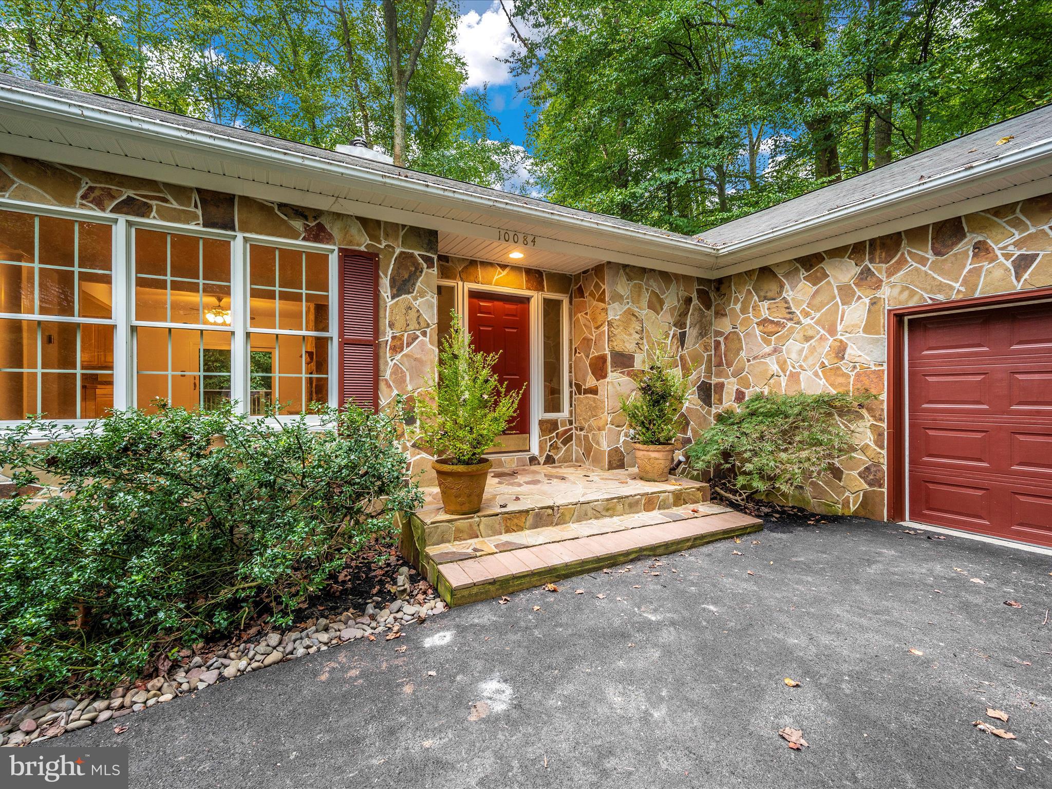 10084 GREEN CLOVER DRIVE