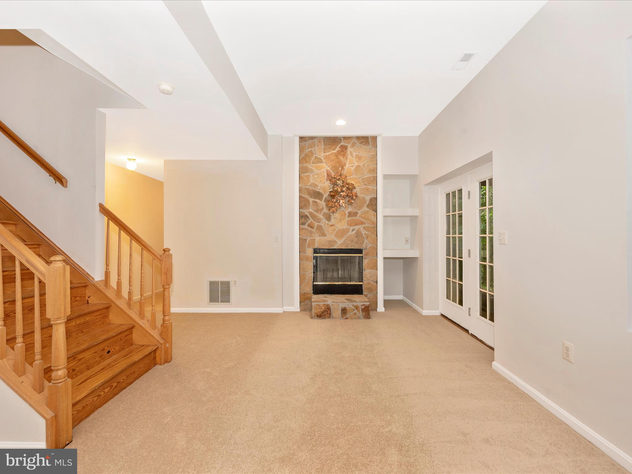 10084 GREEN CLOVER DRIVE