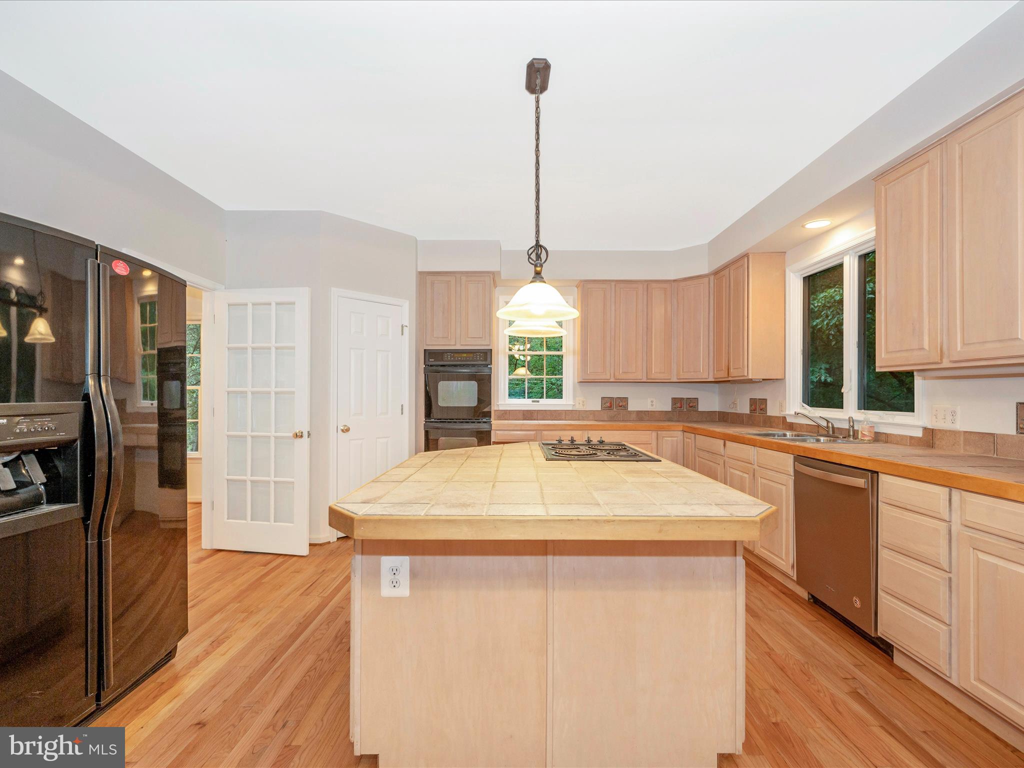 10084 GREEN CLOVER DRIVE