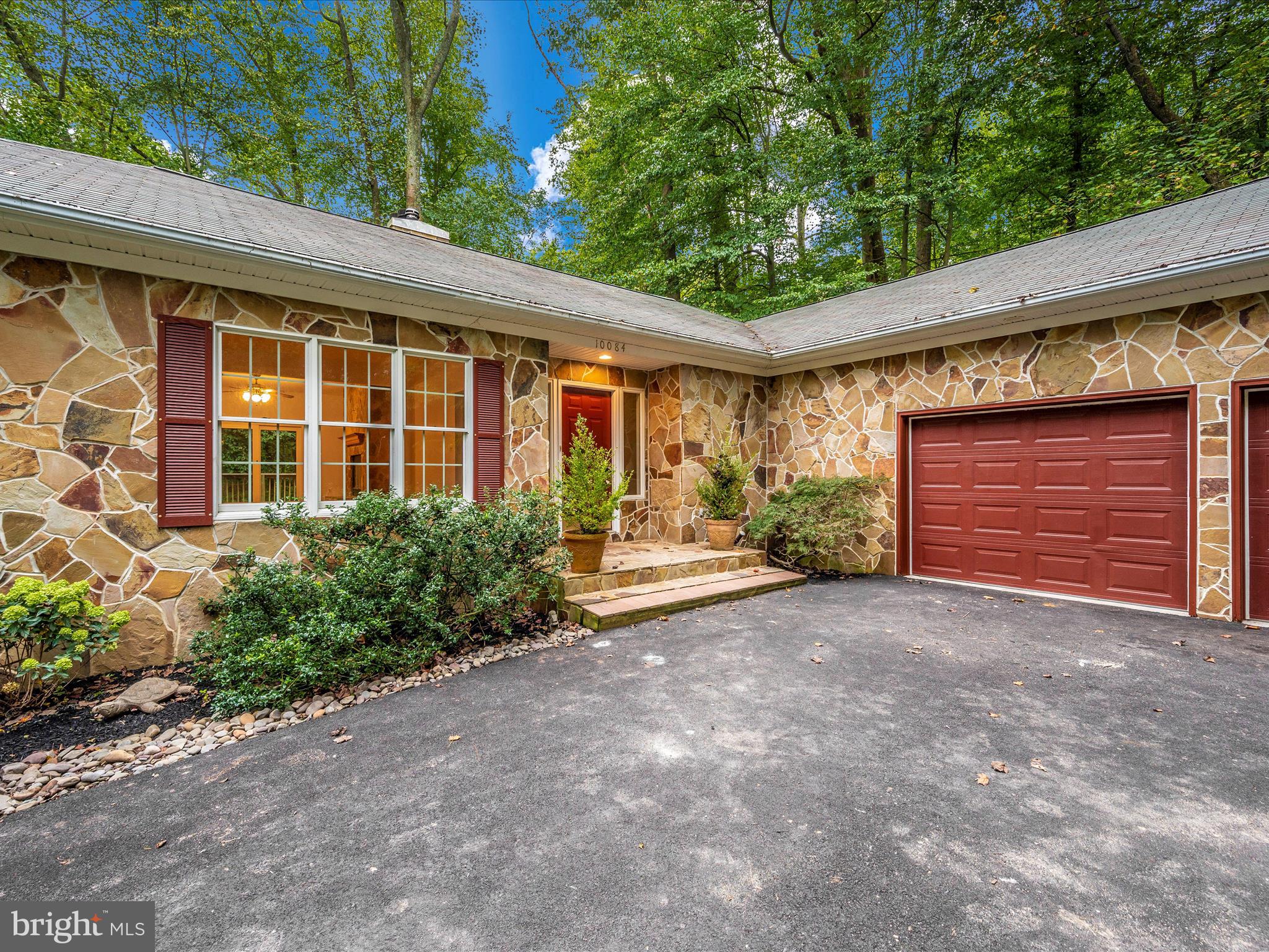 10084 GREEN CLOVER DRIVE