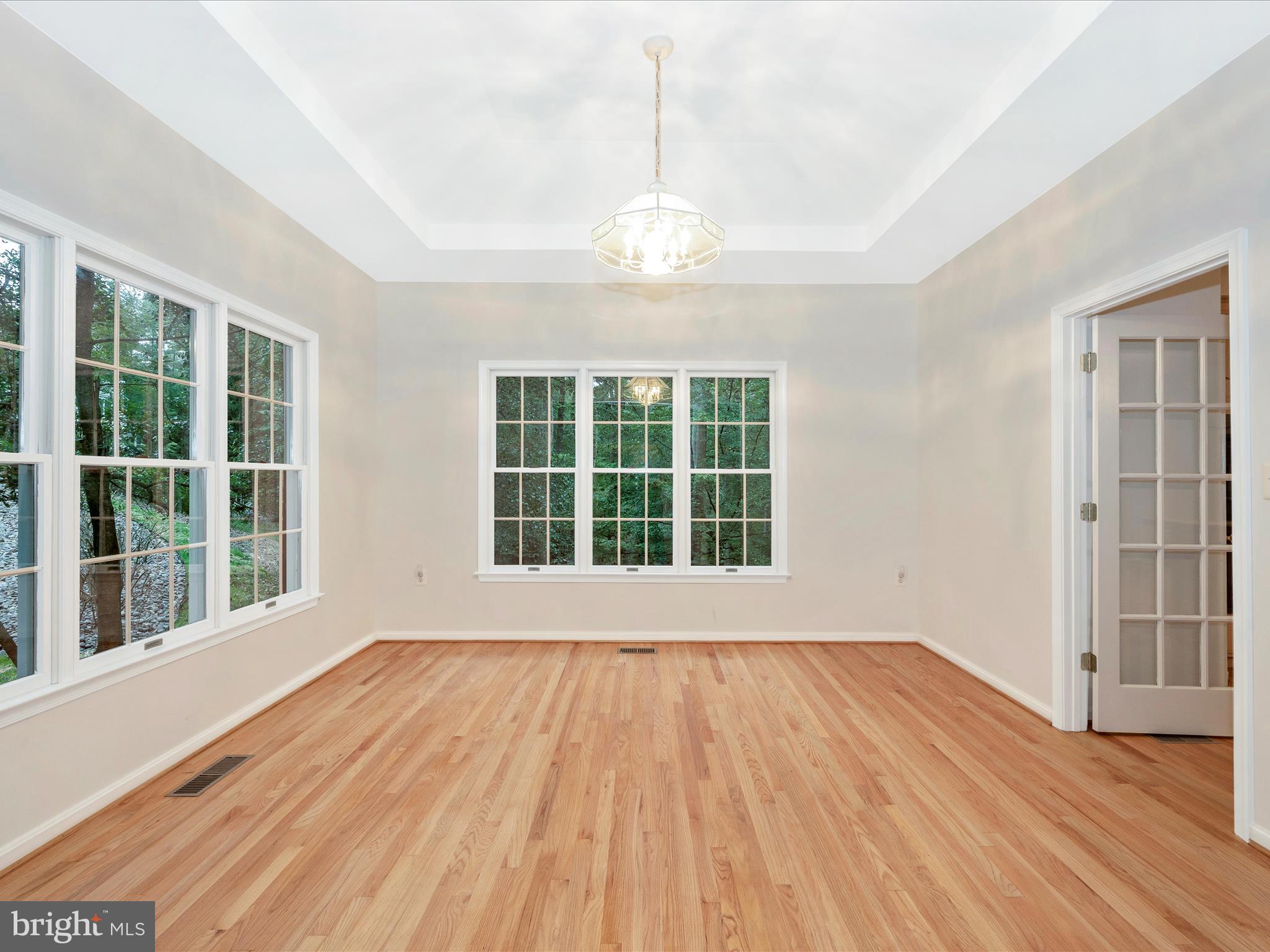 10084 GREEN CLOVER DRIVE