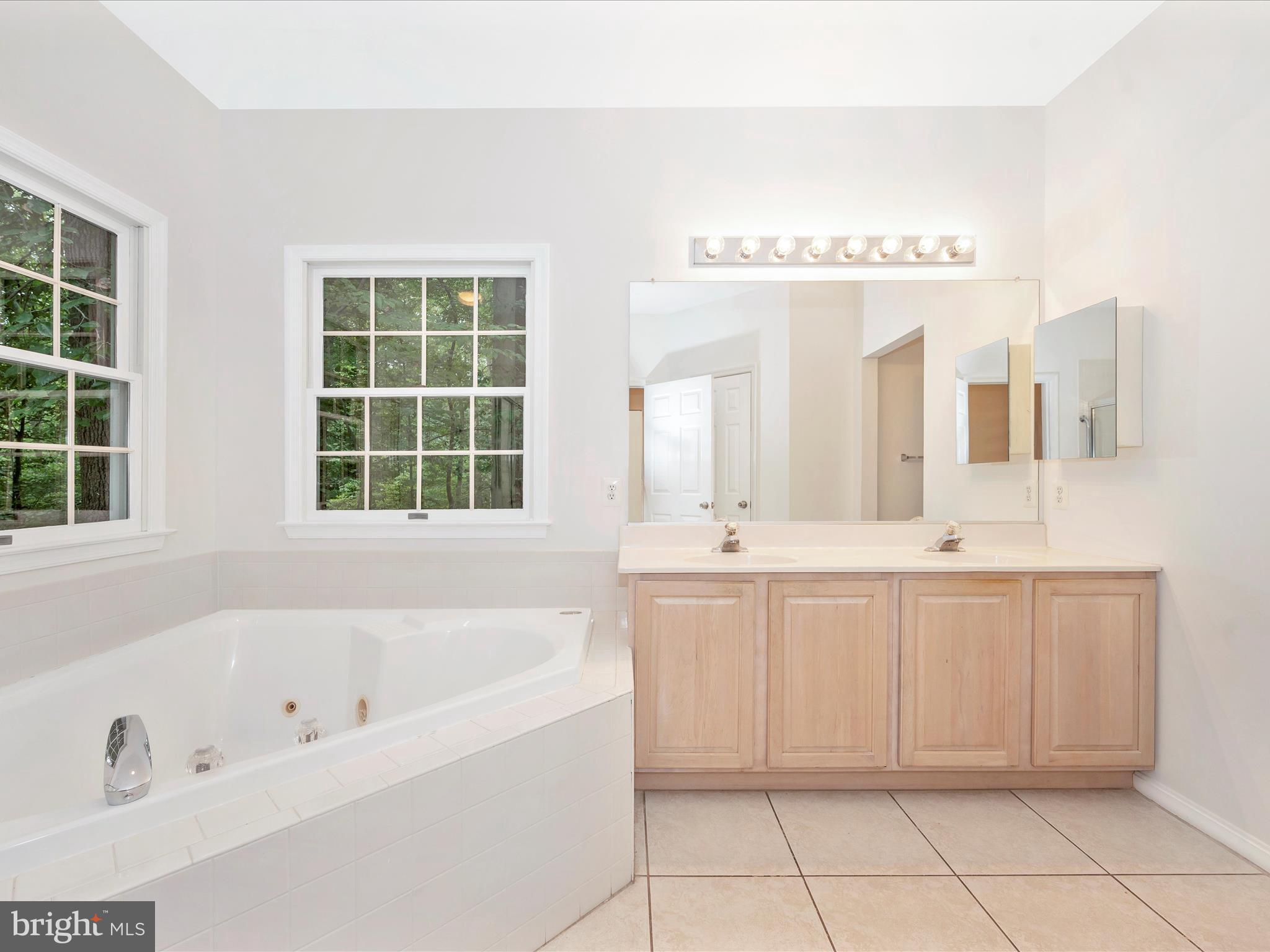 10084 GREEN CLOVER DRIVE