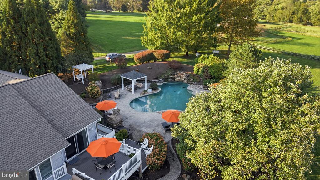1016 BRADFORD LANE