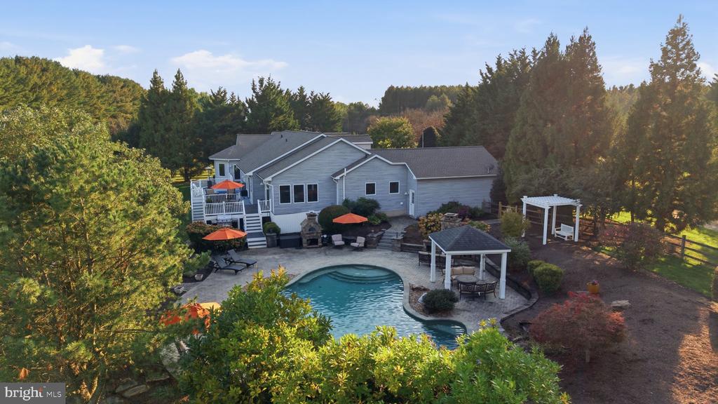 1016 BRADFORD LANE