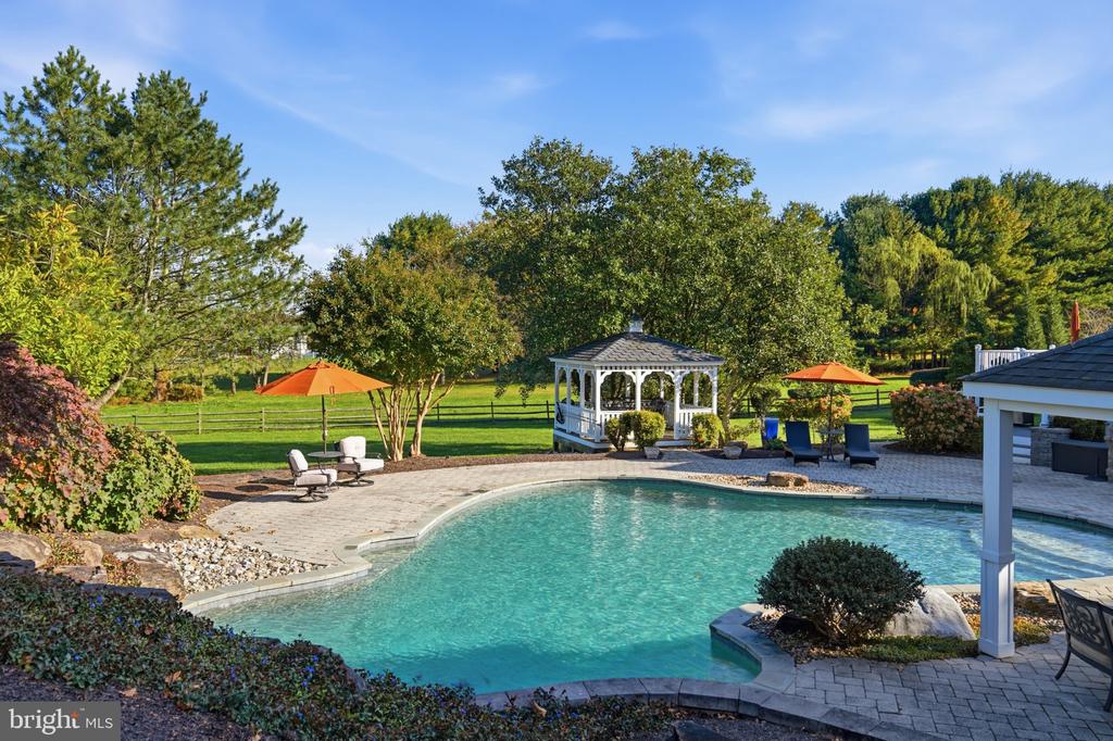 1016 BRADFORD LANE