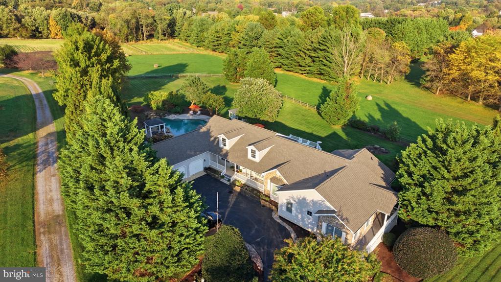 1016 BRADFORD LANE
