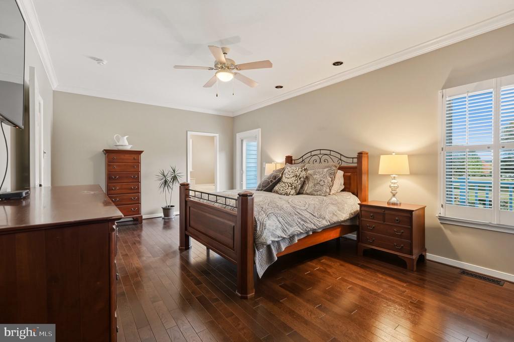 1016 BRADFORD LANE