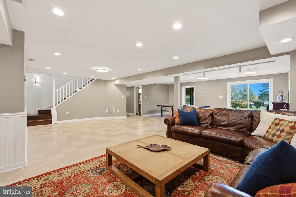 1016 BRADFORD LANE