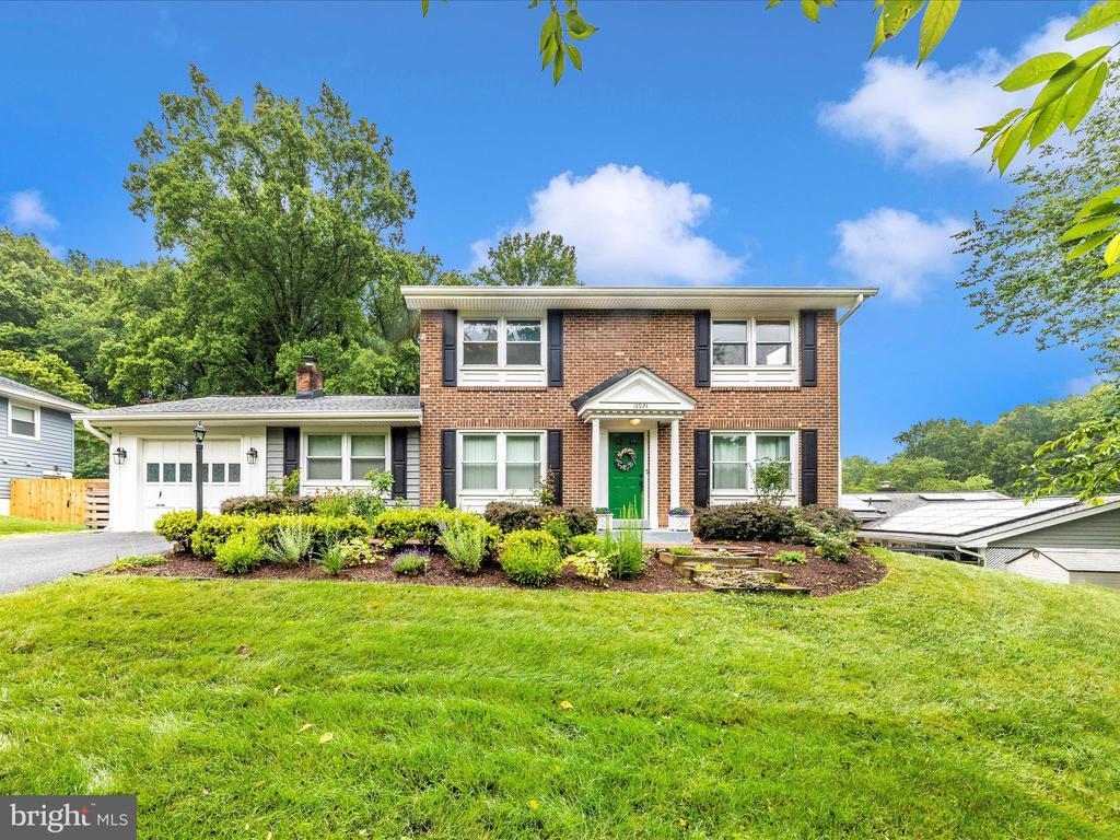 18924 Tributary Ln