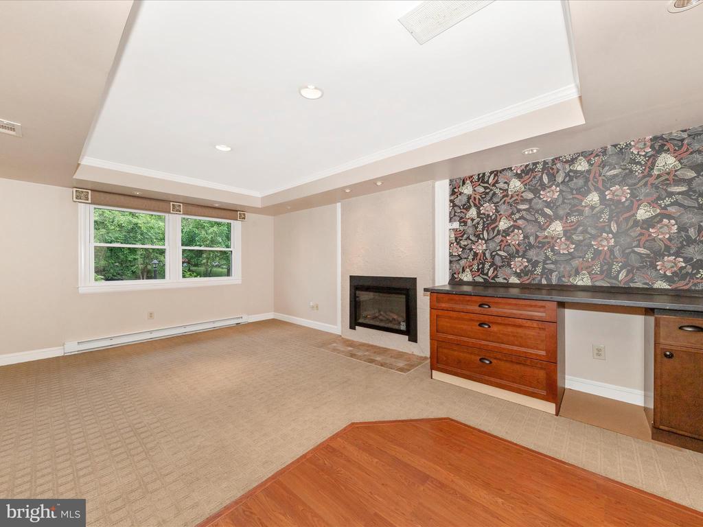 18924 Tributary Ln