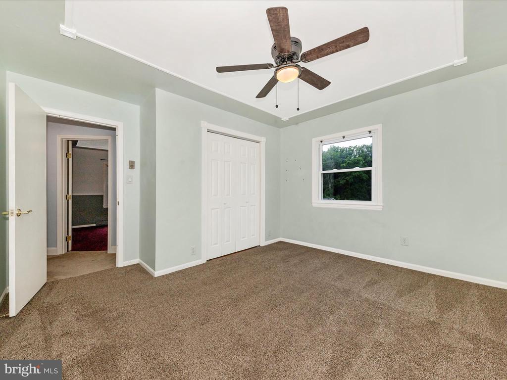 18924 Tributary Ln