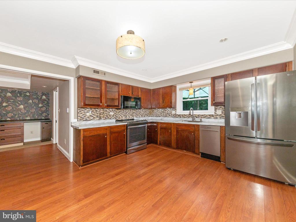 18924 Tributary Ln