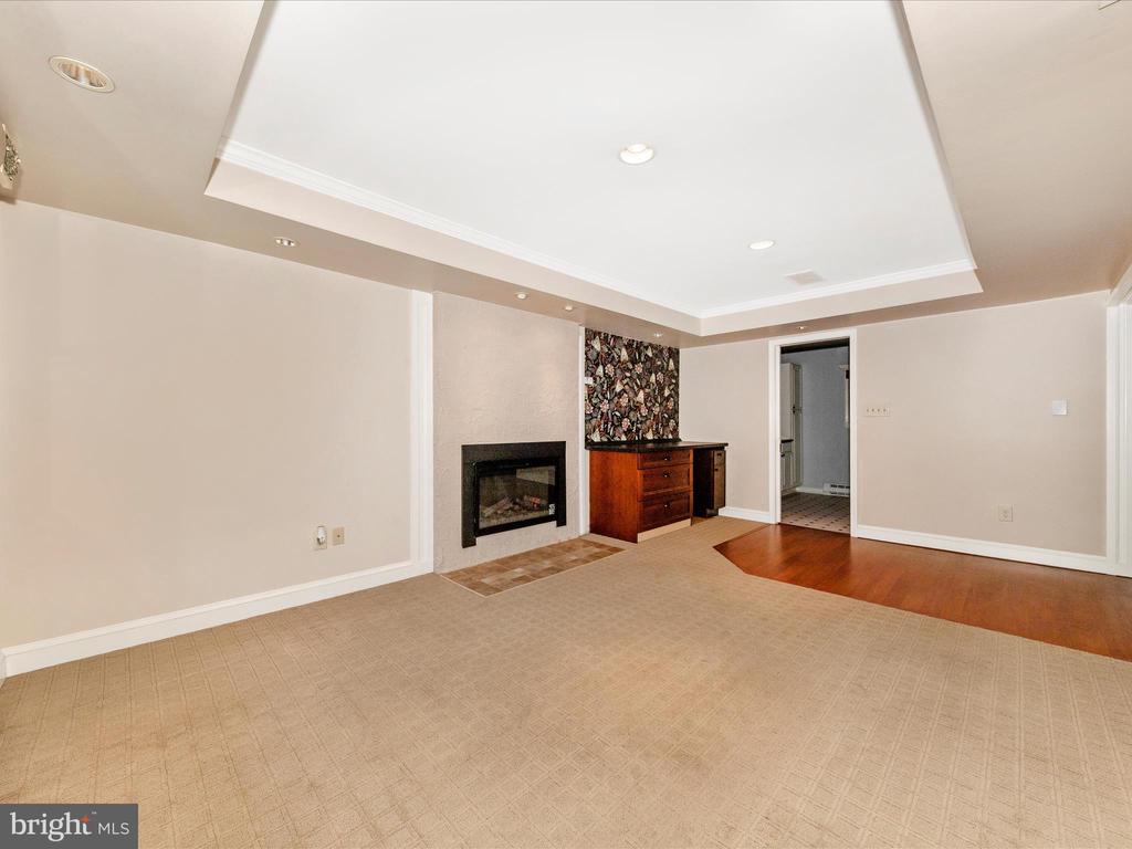 18924 Tributary Ln