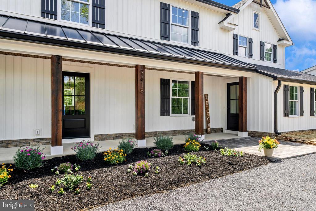 9315 HEATHER FIELD COURT