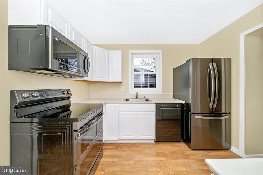 4615 GREENWOOD ROAD