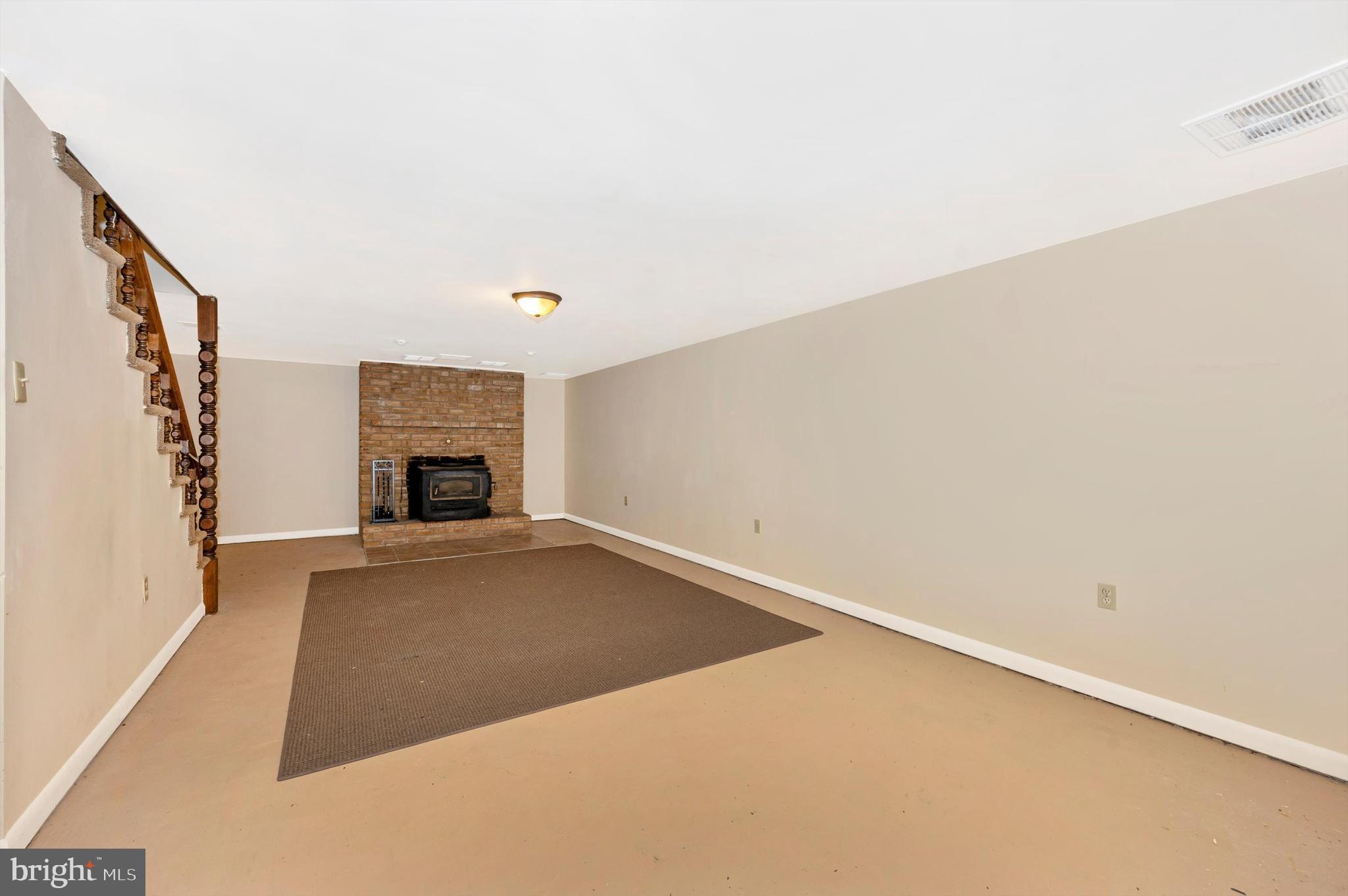 10113 Downsville Pike