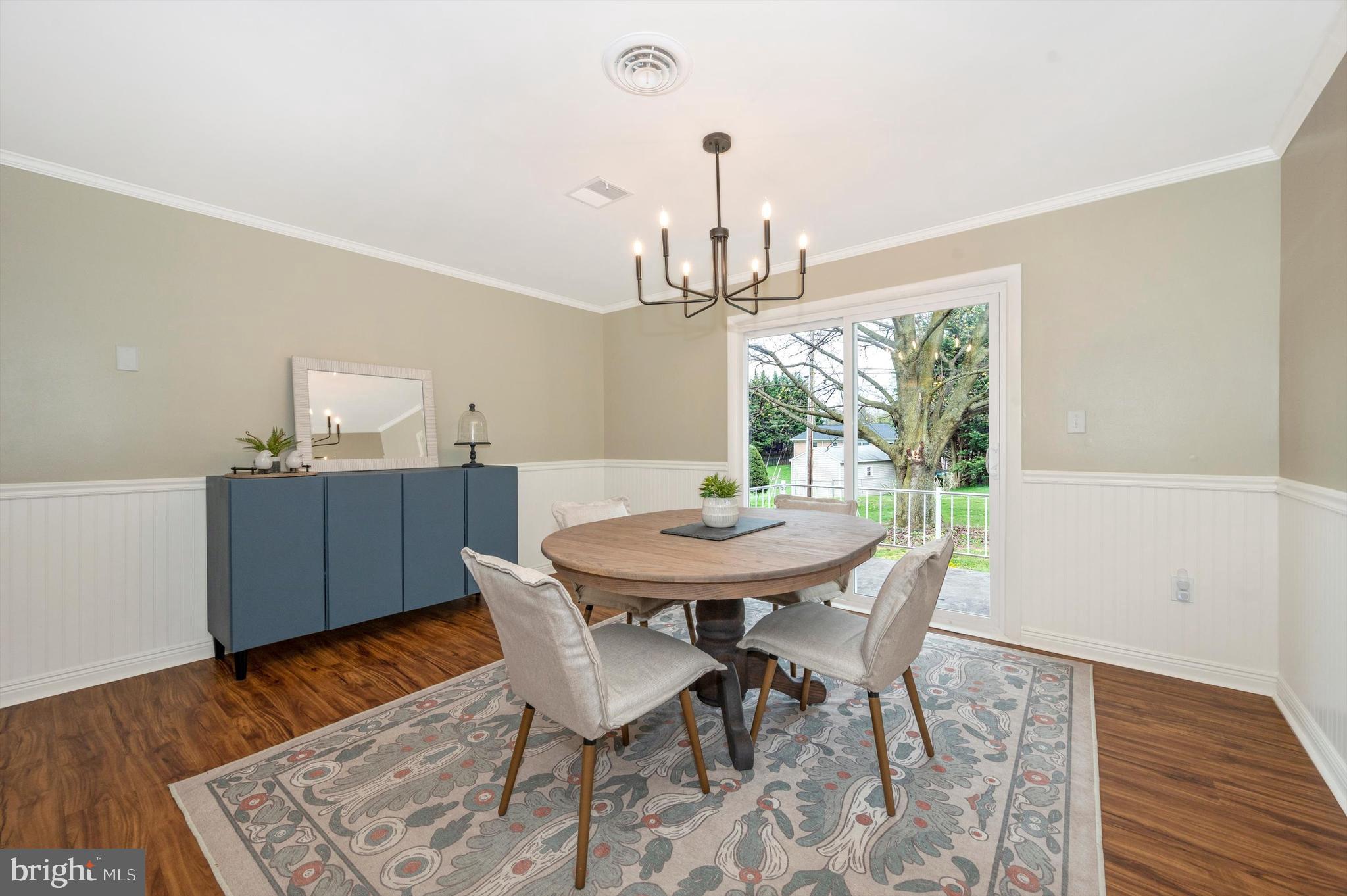 10113 Downsville Pike