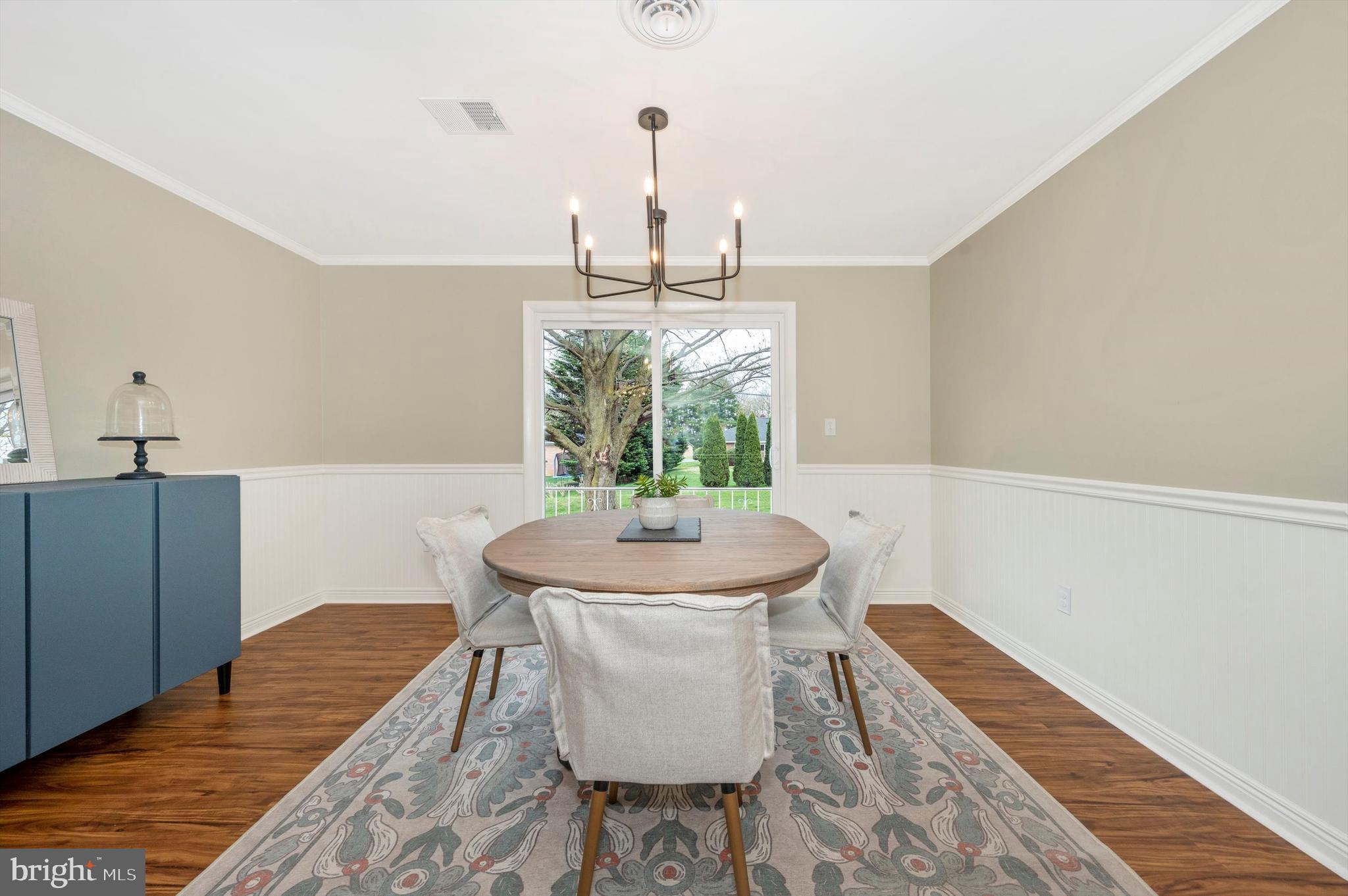 10113 Downsville Pike