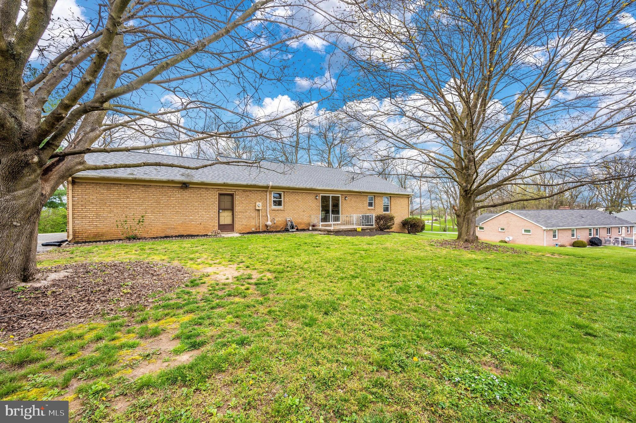 10113 Downsville Pike