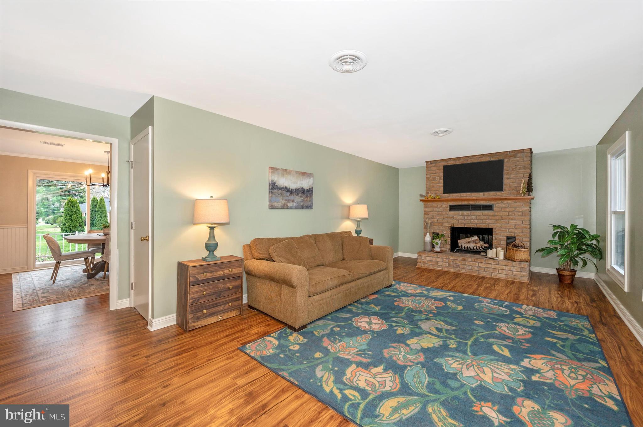 10113 Downsville Pike