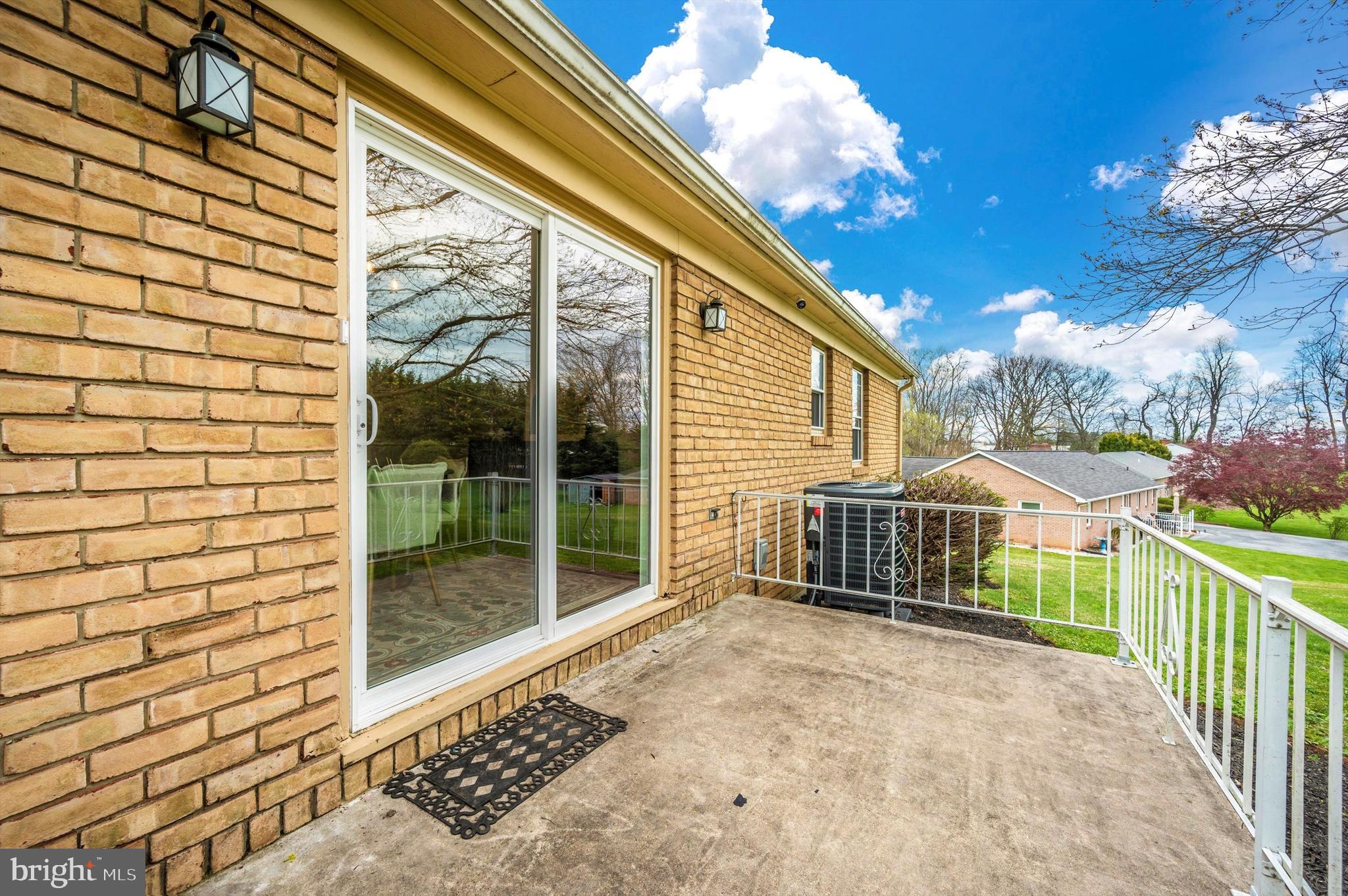 10113 Downsville Pike