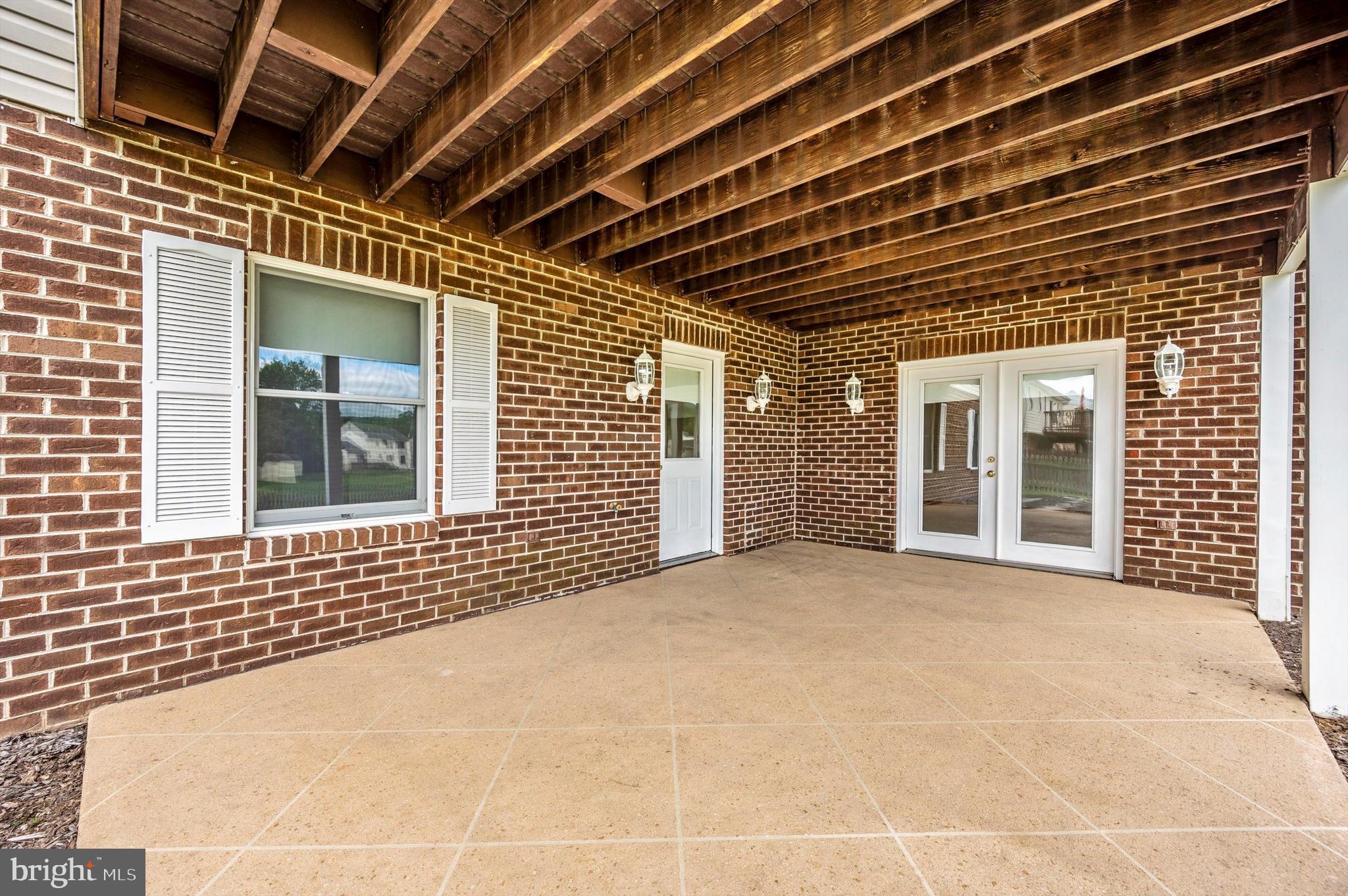 41 Amanda Dr