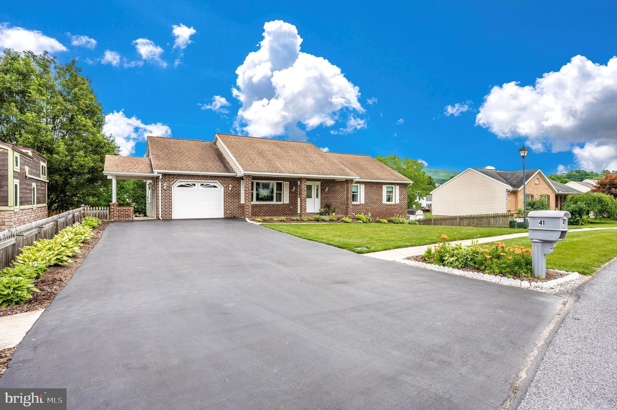 41 Amanda Dr