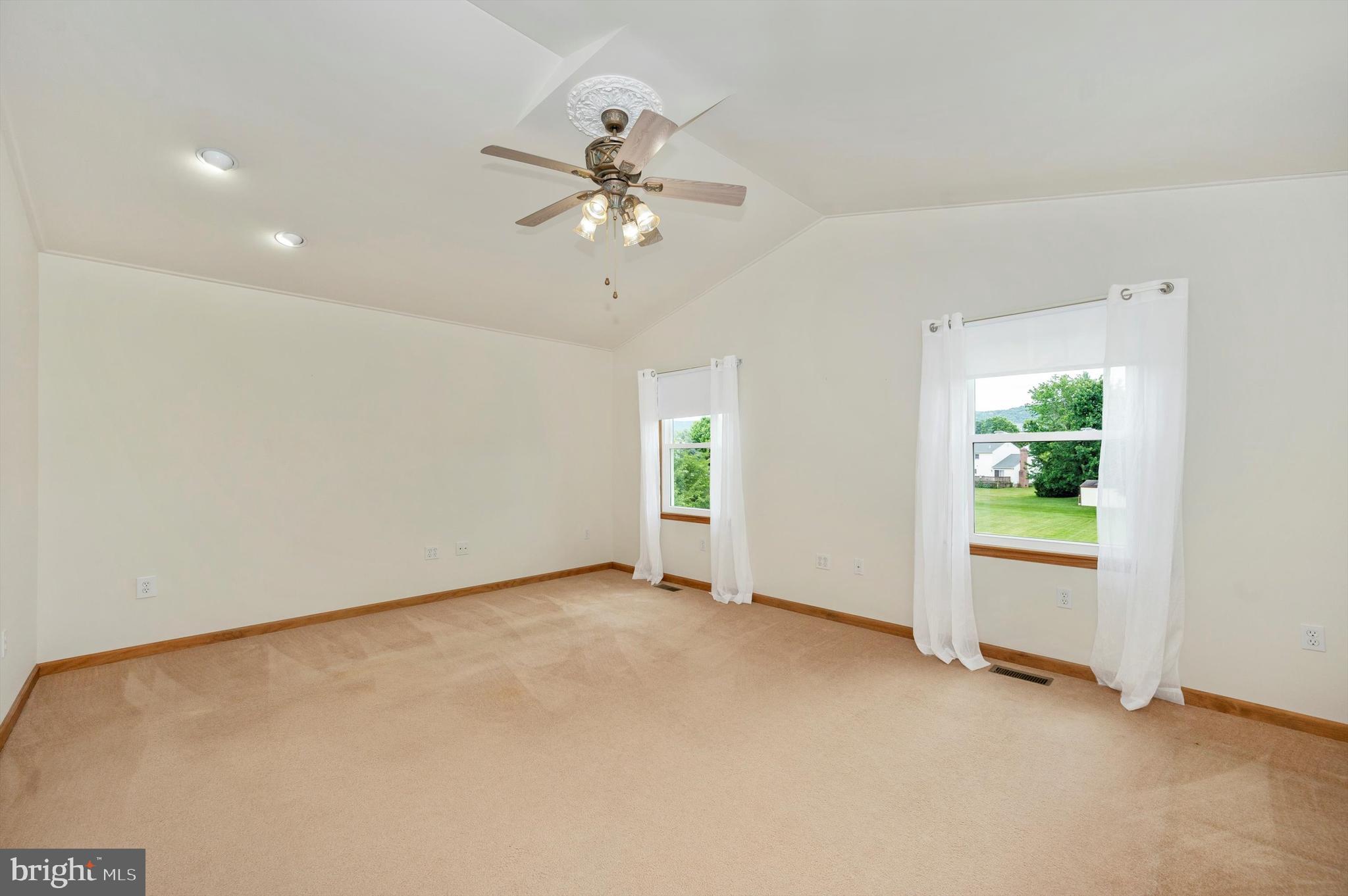 41 Amanda Dr