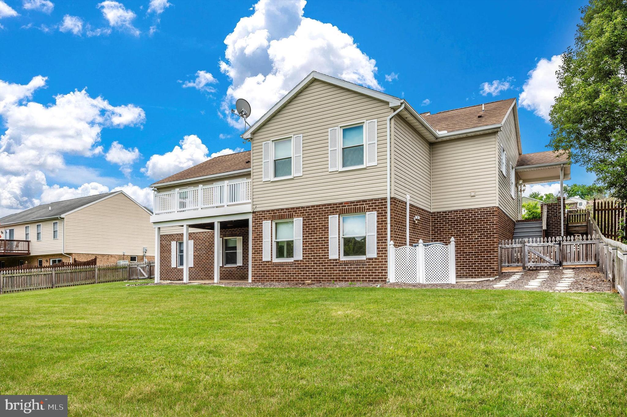 41 Amanda Dr