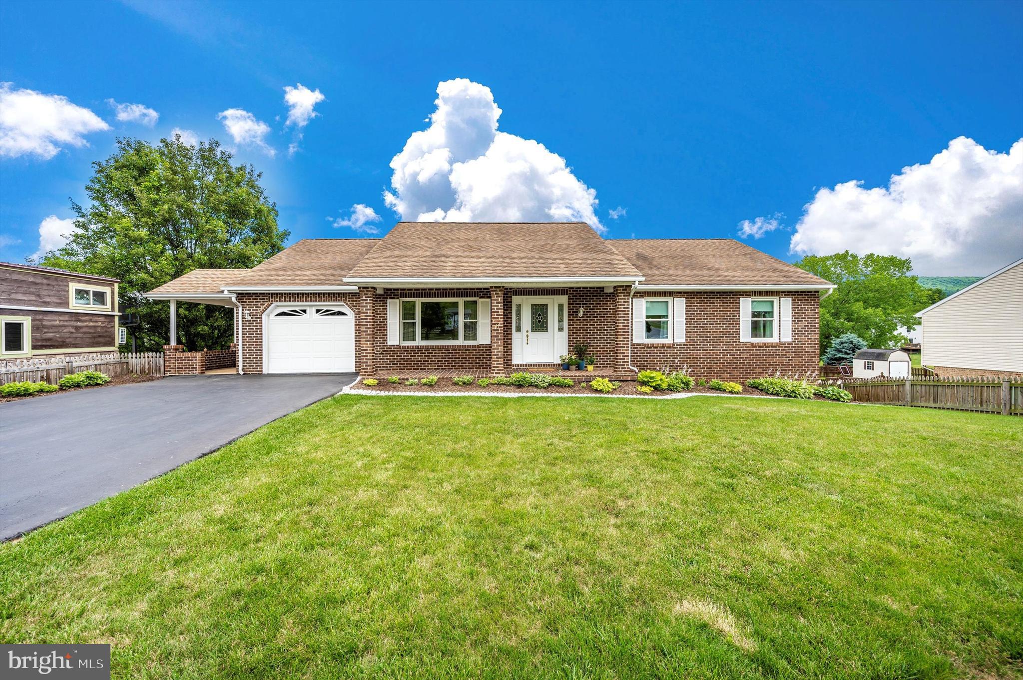 41 Amanda Dr