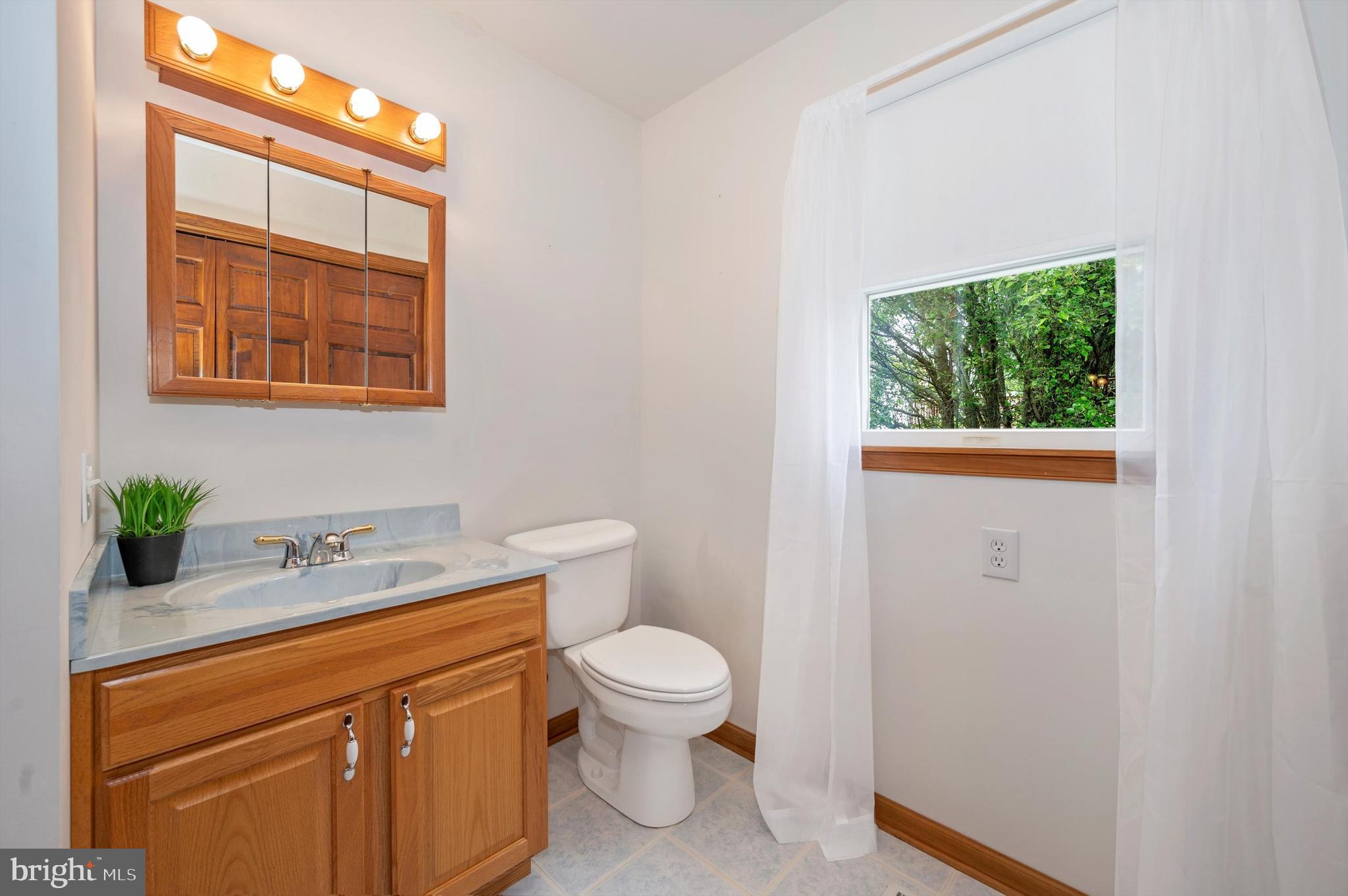 41 Amanda Dr