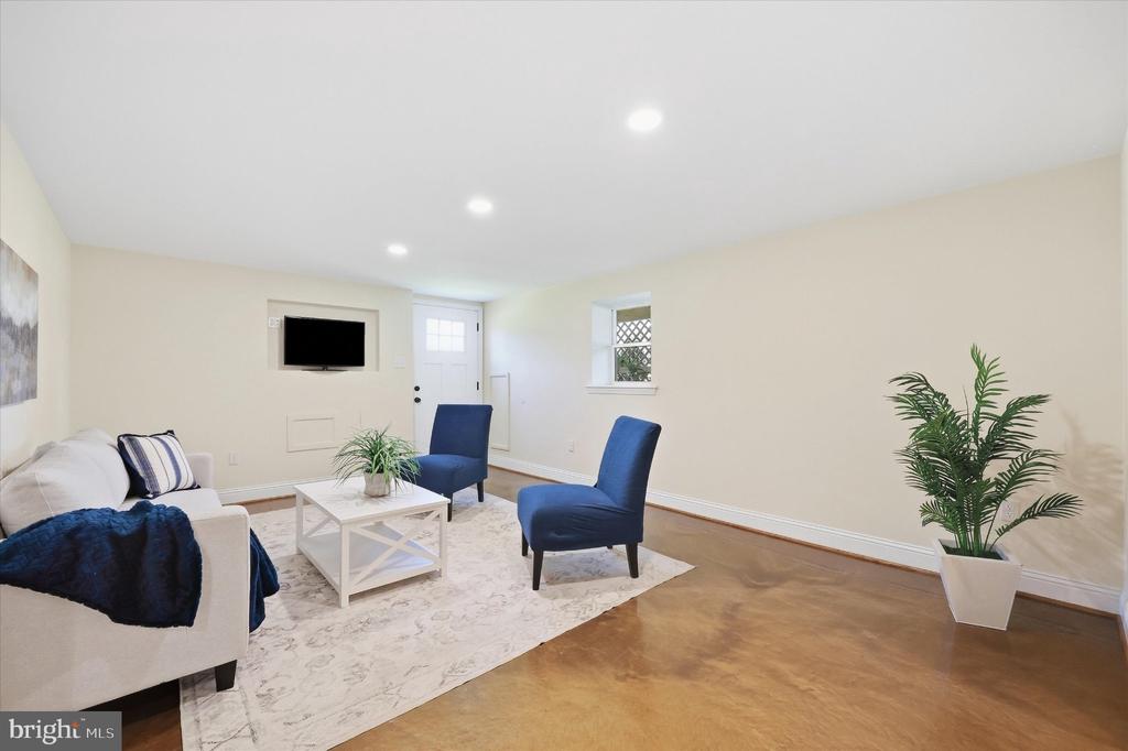 403 W WILSON BOULEVARD