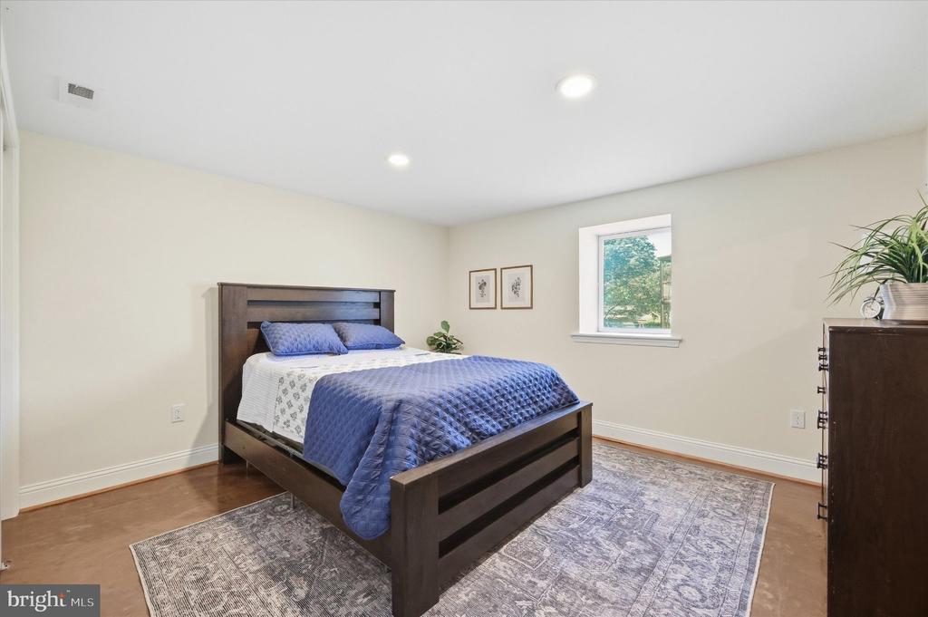 403 W WILSON BOULEVARD