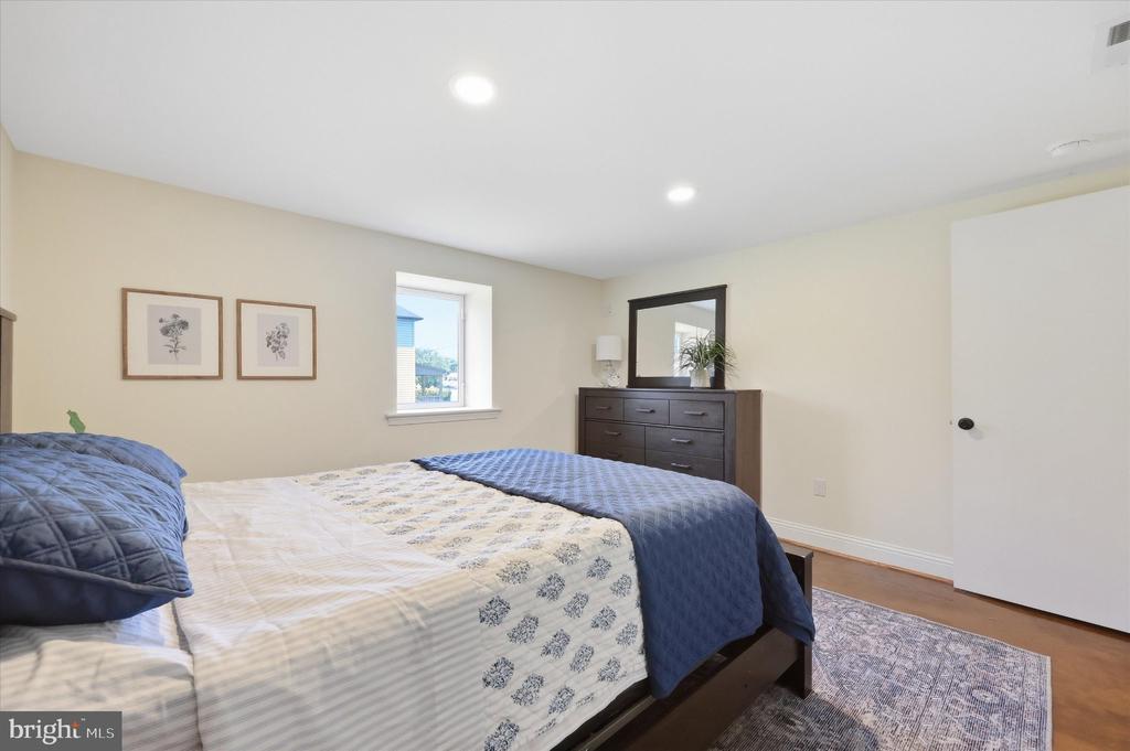 403 W WILSON BOULEVARD