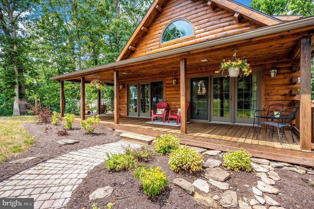 97 Lake Meade Dr