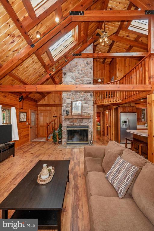 97 Lake Meade Dr