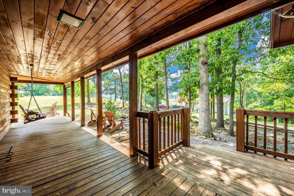 97 Lake Meade Dr