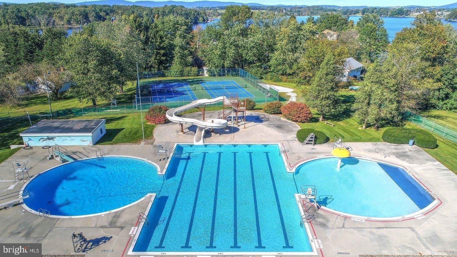 97 Lake Meade Dr