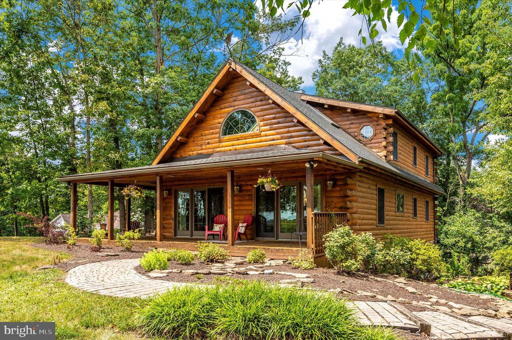 97 Lake Meade Dr