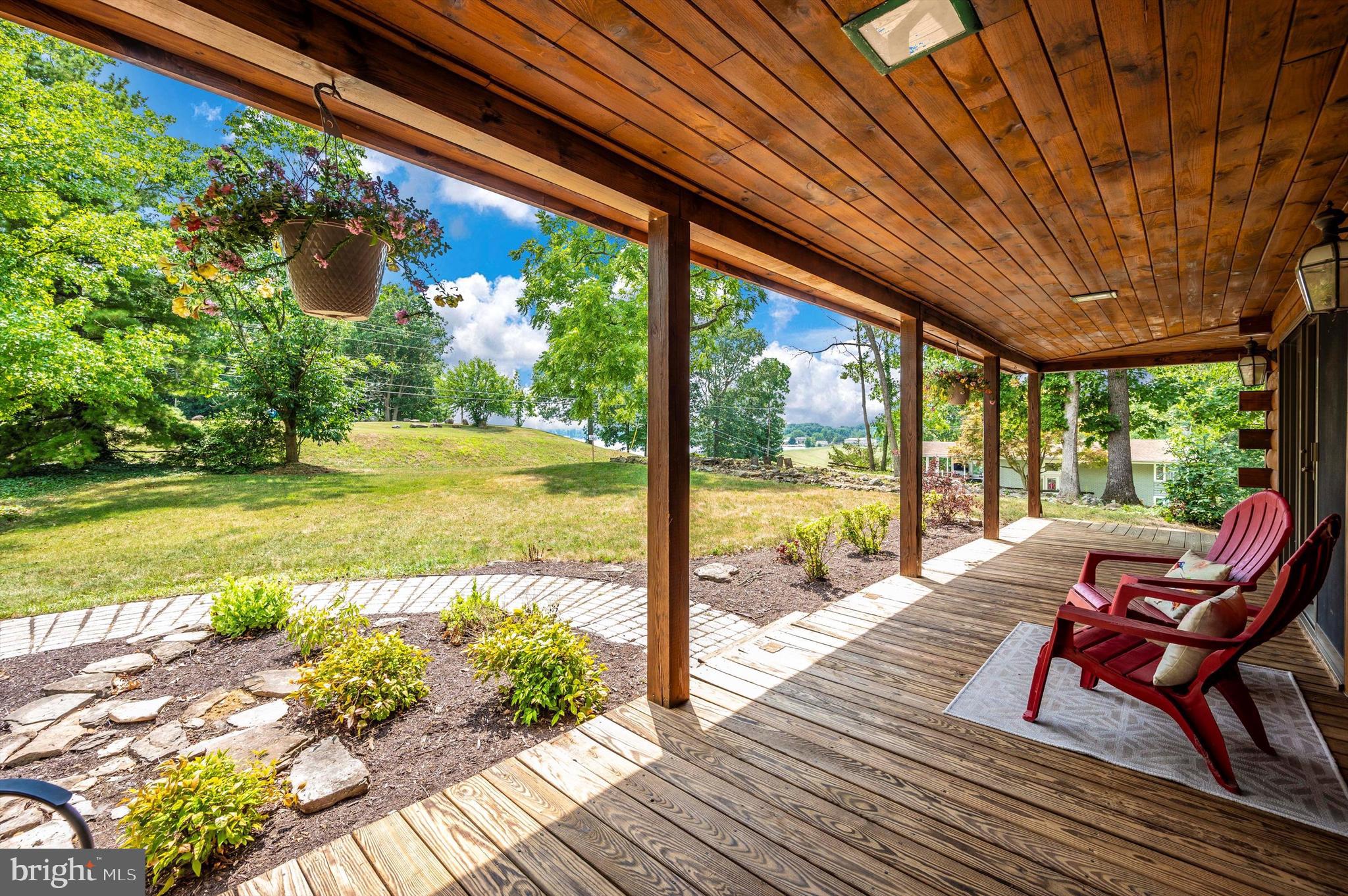 97 Lake Meade Dr