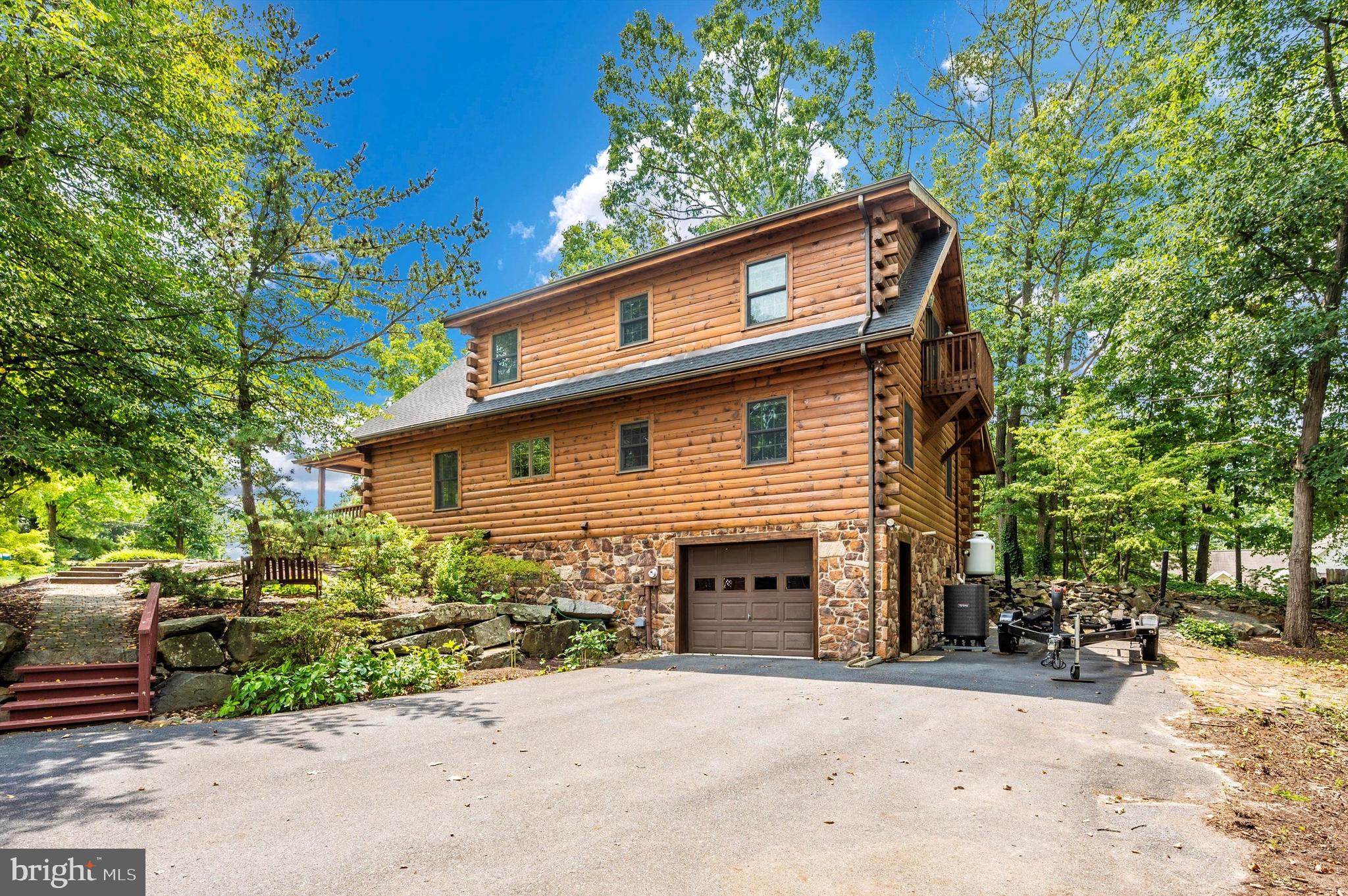 97 Lake Meade Dr