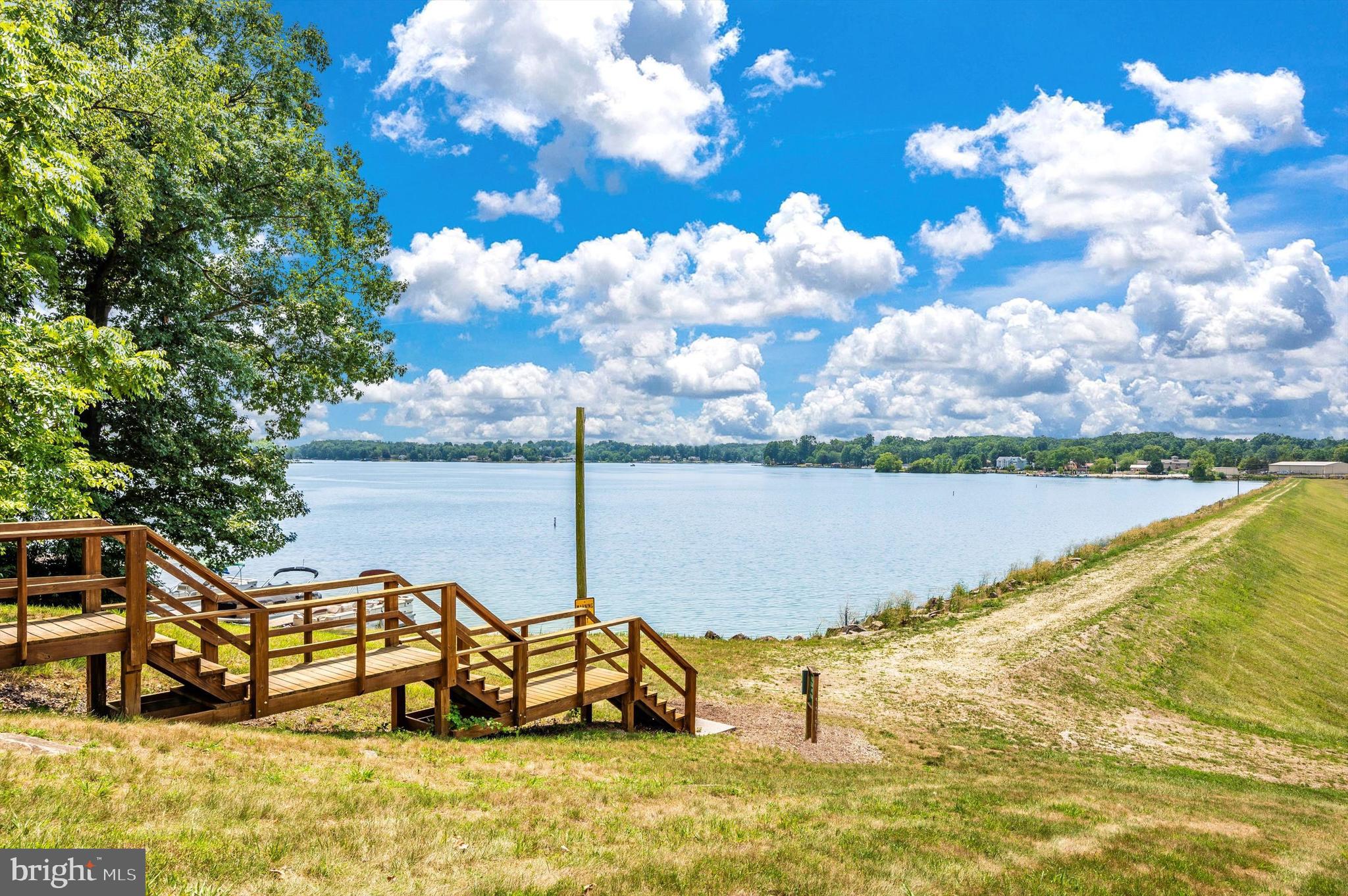 97 Lake Meade Dr