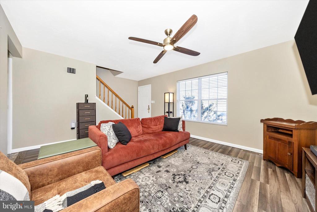 2608 BANBURY LANE