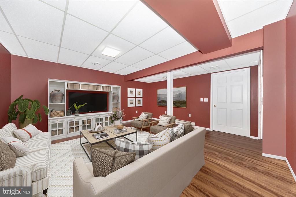 2608 BANBURY LANE