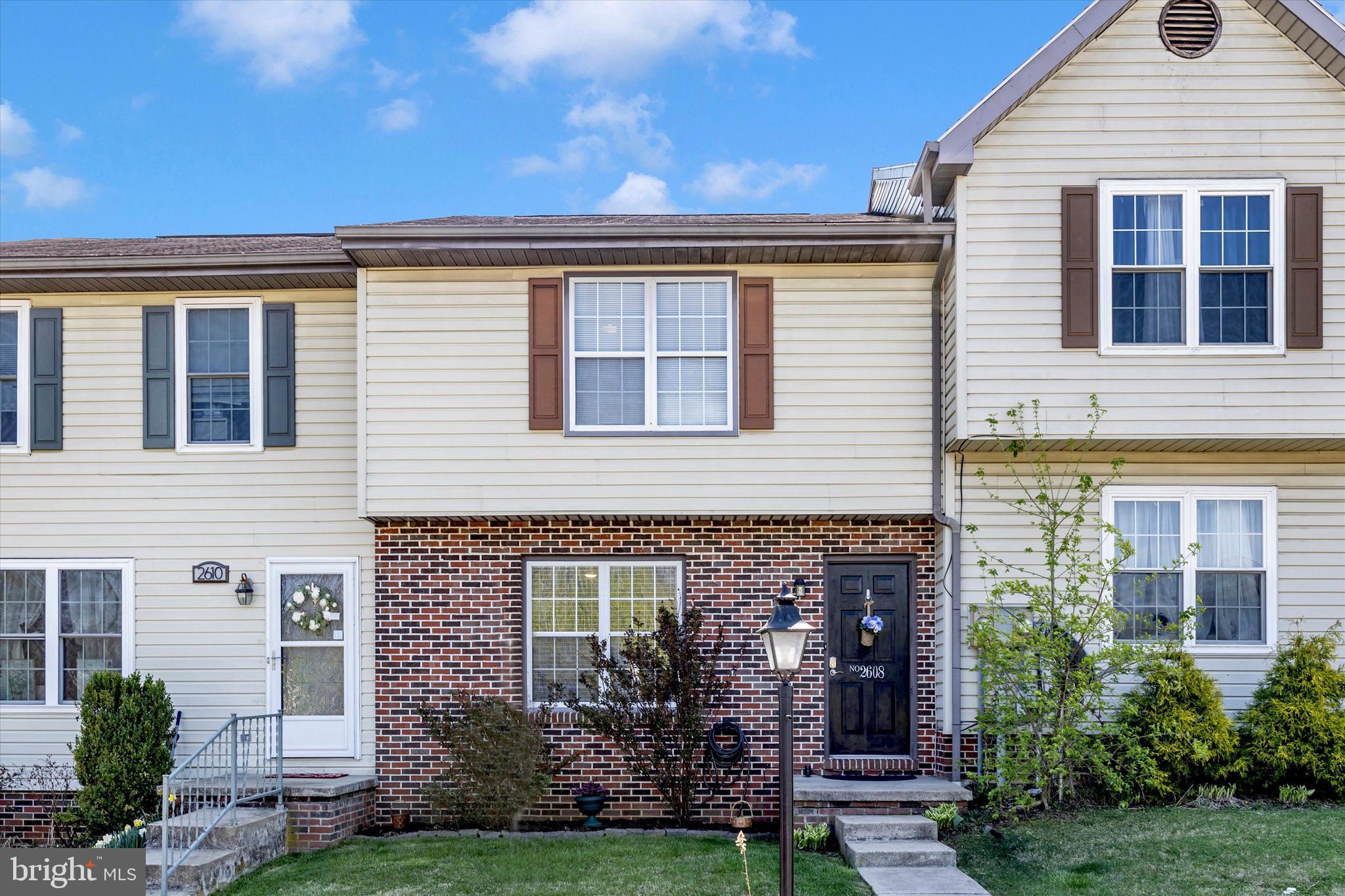 2608 BANBURY LANE