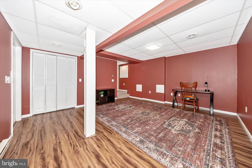 2608 BANBURY LANE