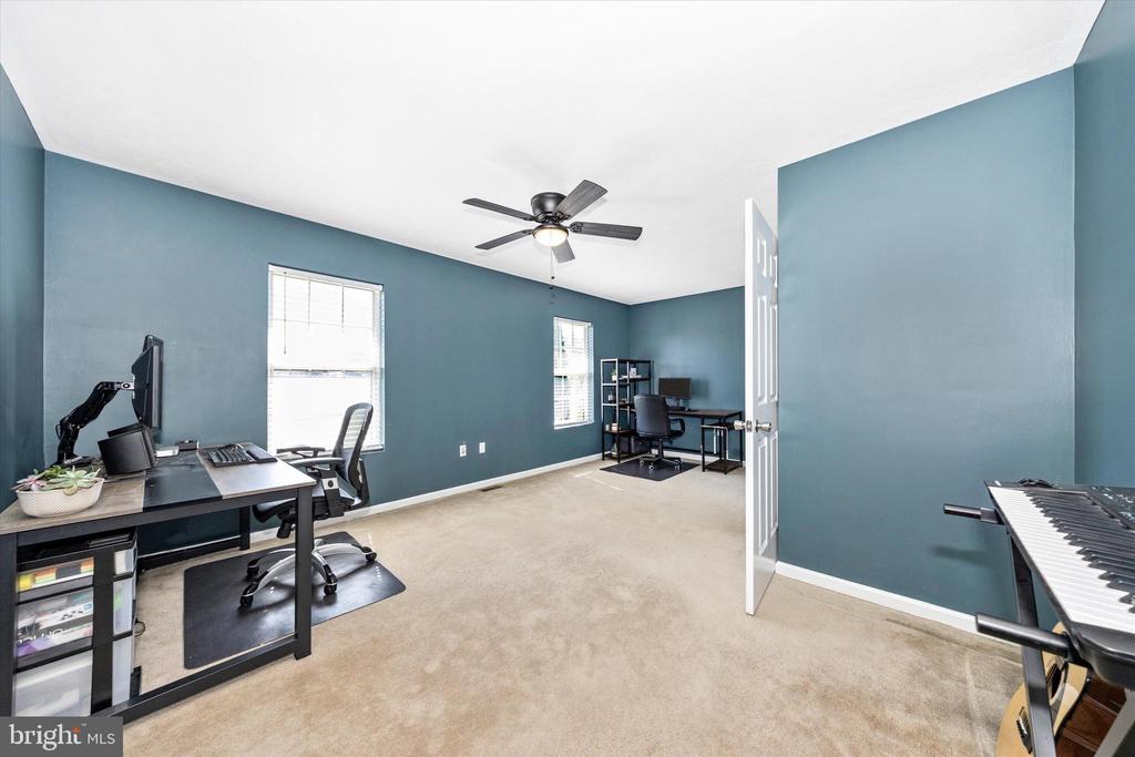 2608 BANBURY LANE